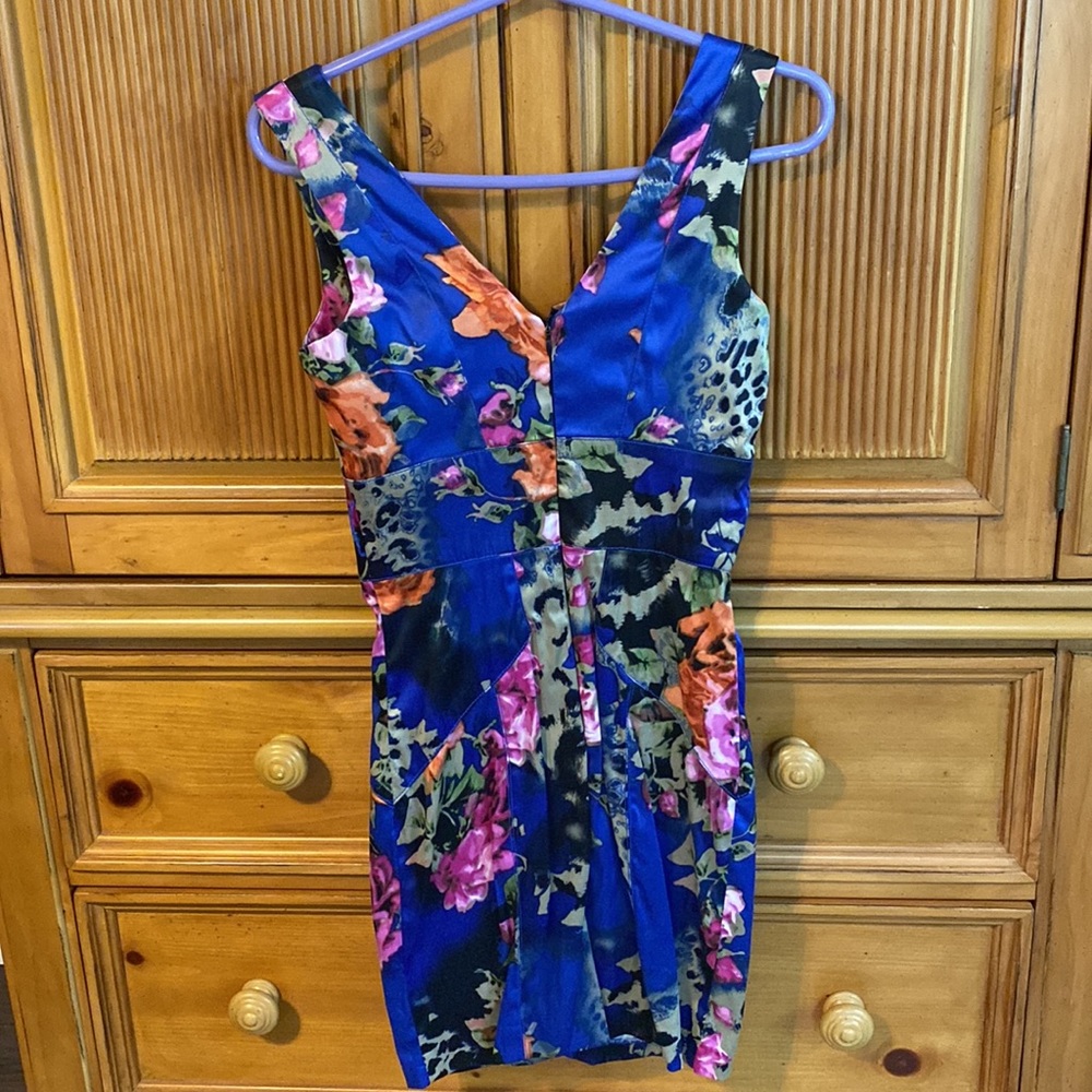 Xoxo - Picture 2 of 3